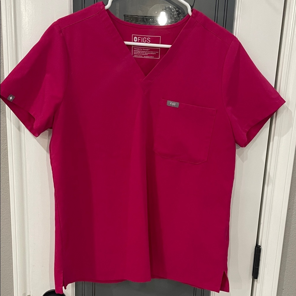 Figs Women's Vivid Pink Short Sleeve Top